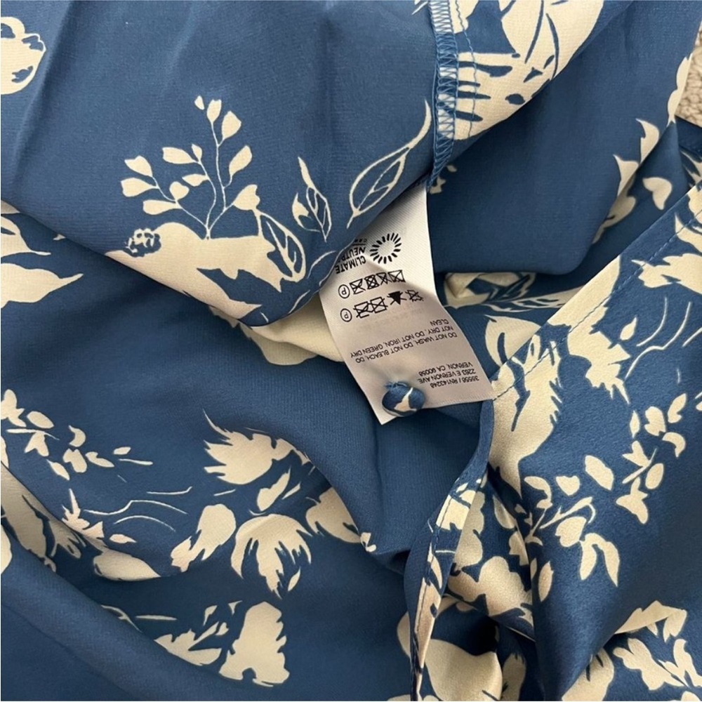 Reformation Gloriana 100% Silk Dress Long-Sleeve Floral Print Wrap Skirt | 2 - Picture 11 of 16
